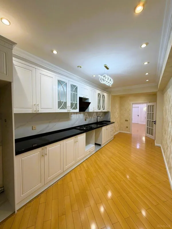 Satılır 3 otaqlı mənzil 150 m²