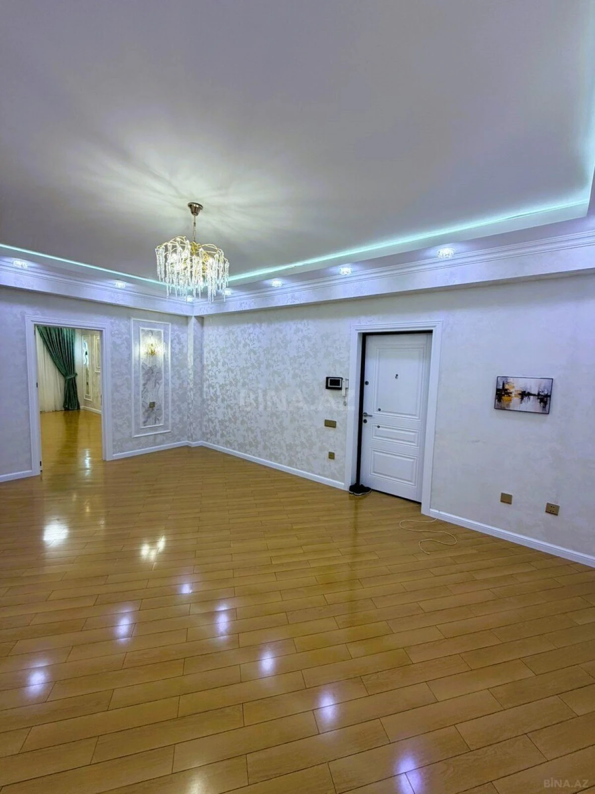 Satılır 3 otaqlı mənzil 150 m²