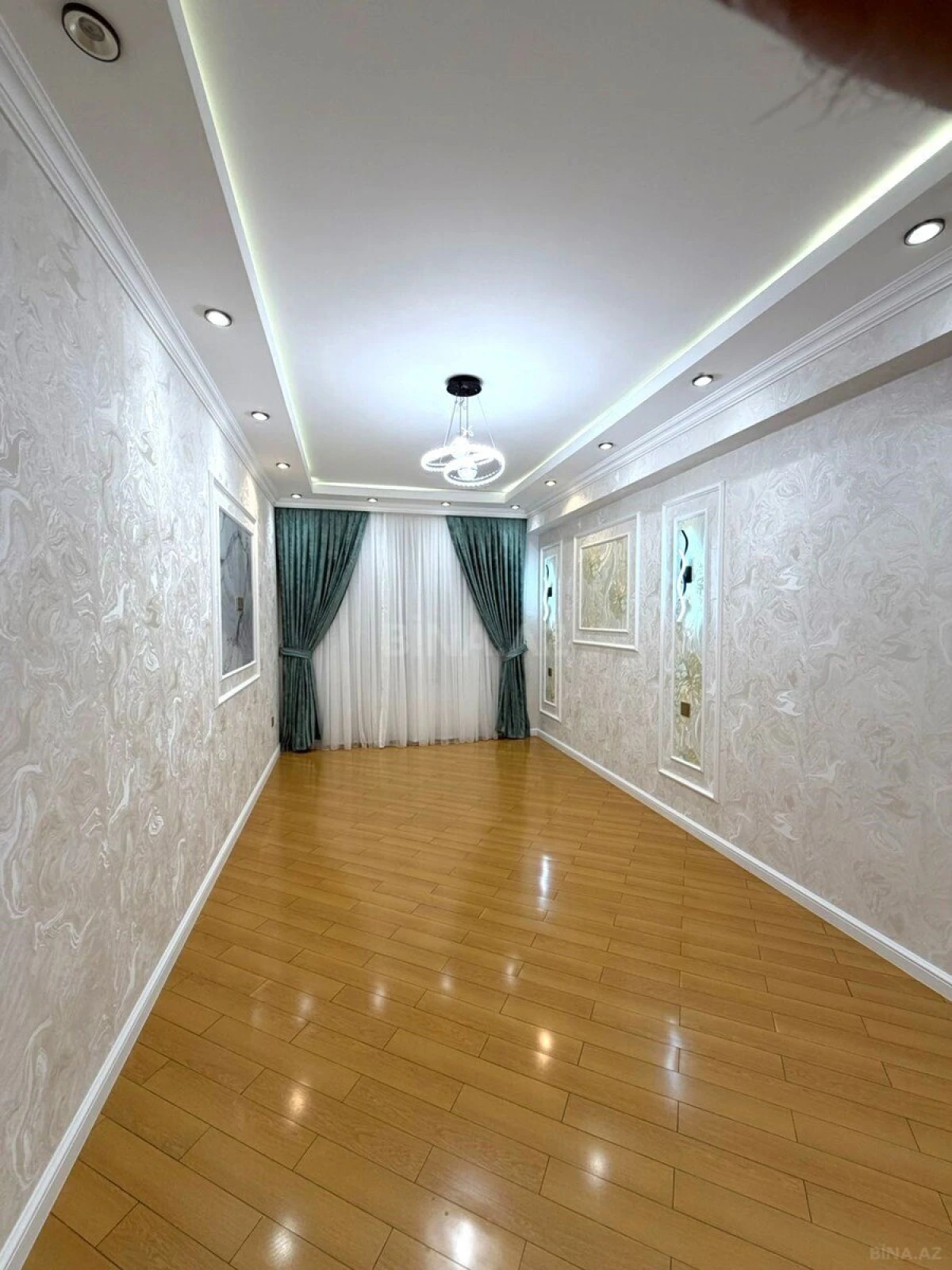 Satılır 3 otaqlı mənzil 150 m²