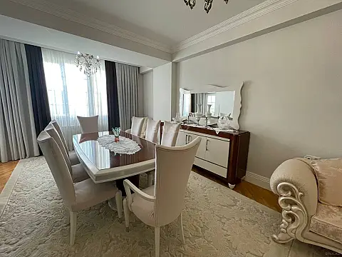 Satılır 3 otaqlı mənzil 150 m²