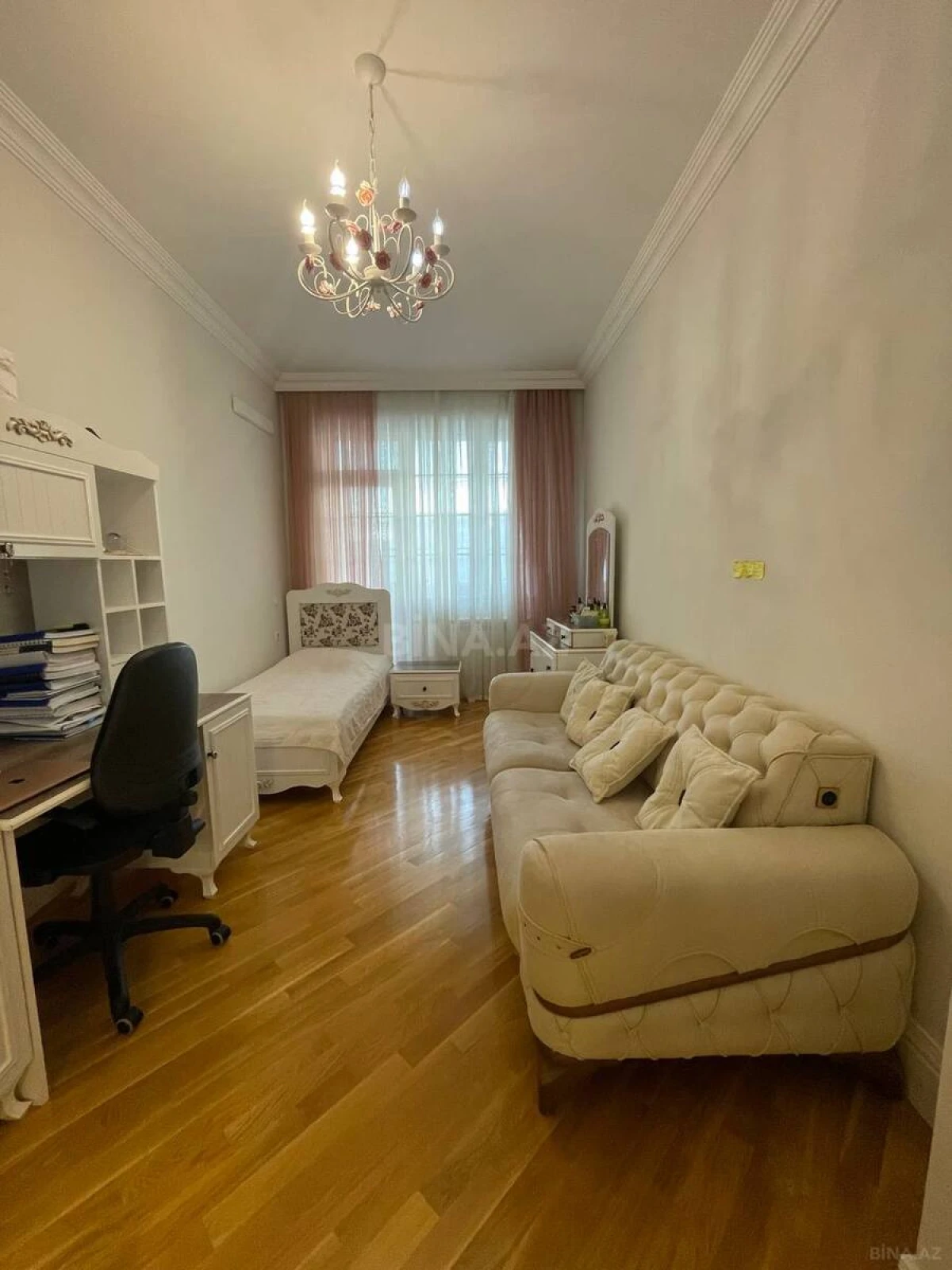 Satılır 3 otaqlı mənzil 150 m²