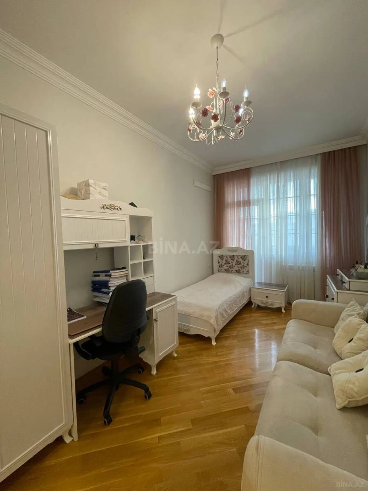 Satılır 3 otaqlı mənzil 150 m²
