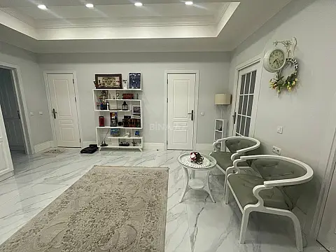 Satılır 3 otaqlı mənzil 150 m²