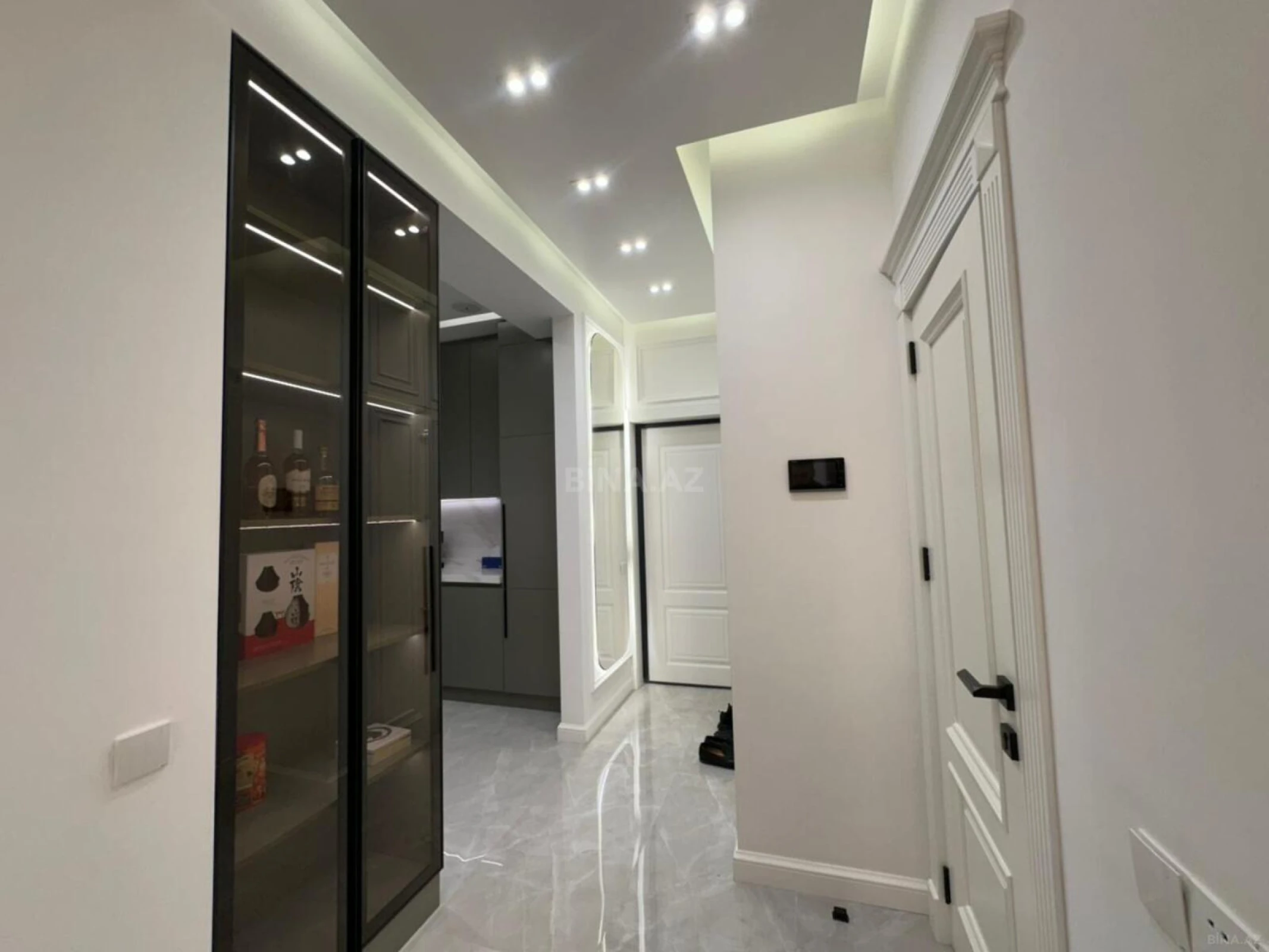 Satılır 2 otaqlı mənzil 86 m²