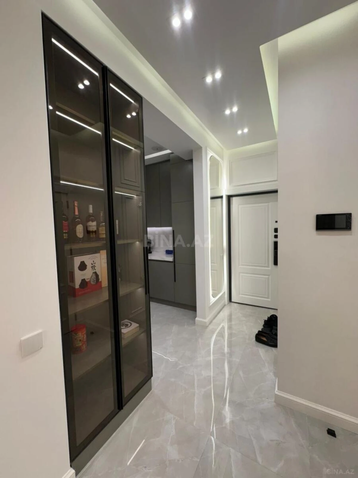 Satılır 2 otaqlı mənzil 86 m²