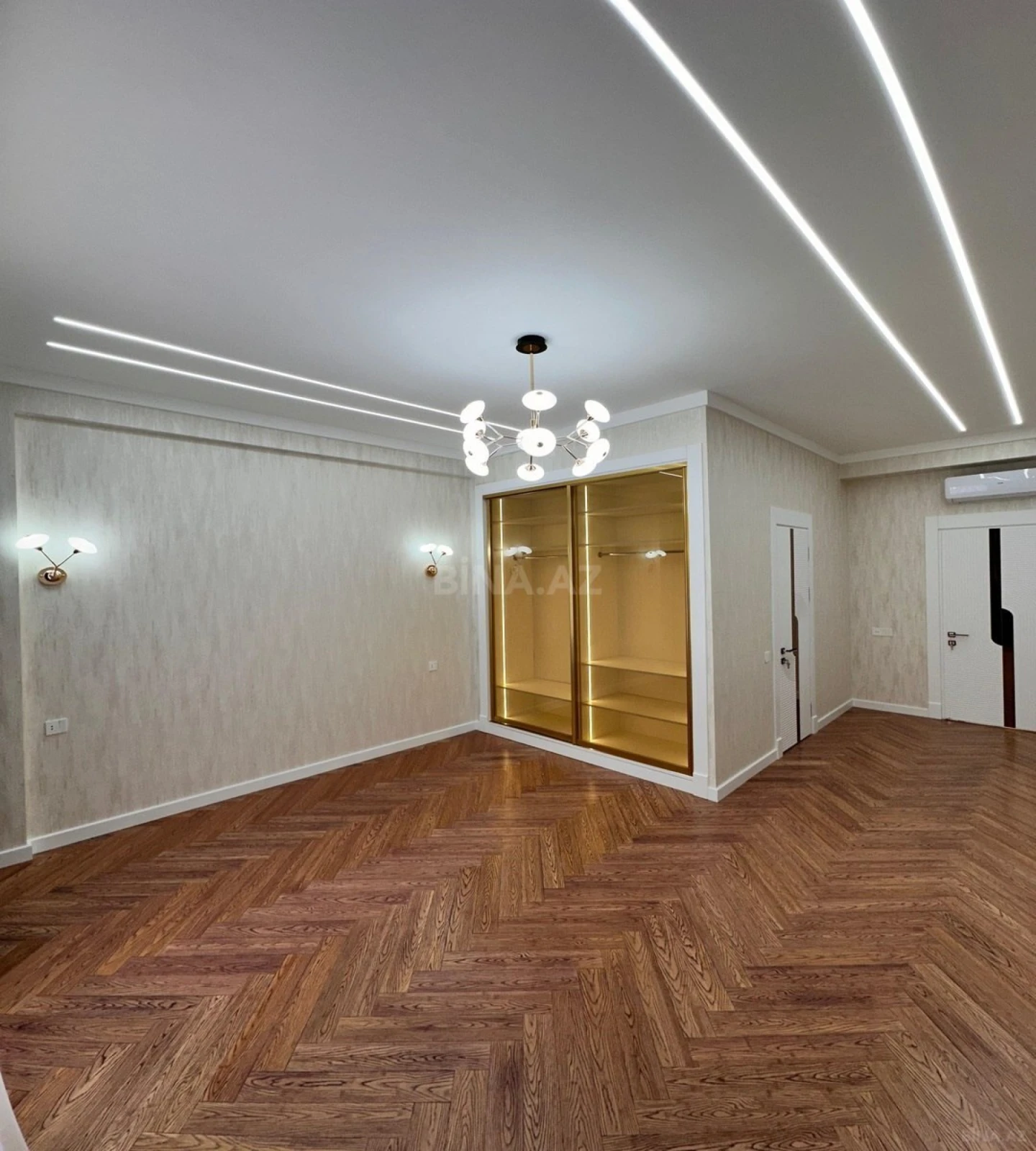 Satılır 5 otaqlı mənzil 204 m²