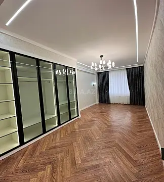 Satılır 5 otaqlı mənzil 204 m²