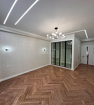 Satılır 5 otaqlı mənzil 204 m²