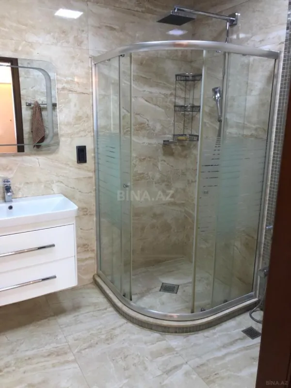 Satılır 5 otaqlı mənzil 330 m²