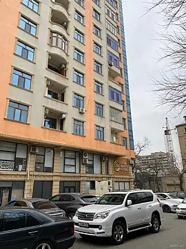 Satılır obyekt 196 m²