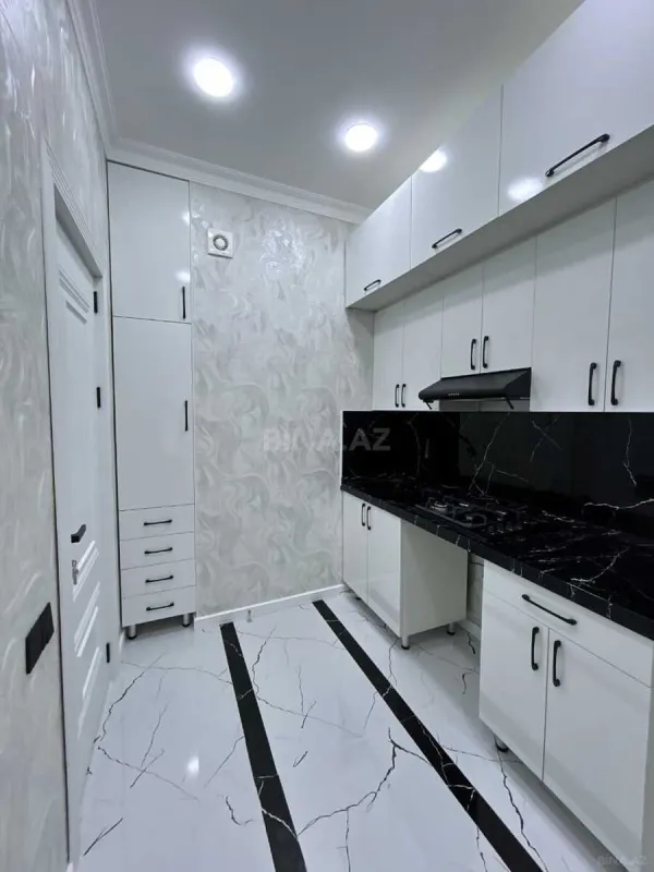 Satılır 2 otaqlı mənzil 75 m²