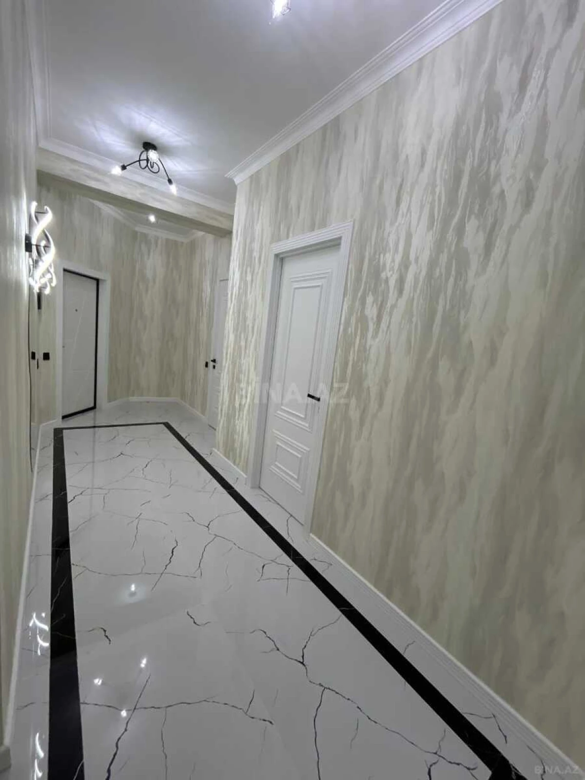 Satılır 2 otaqlı mənzil 75 m²