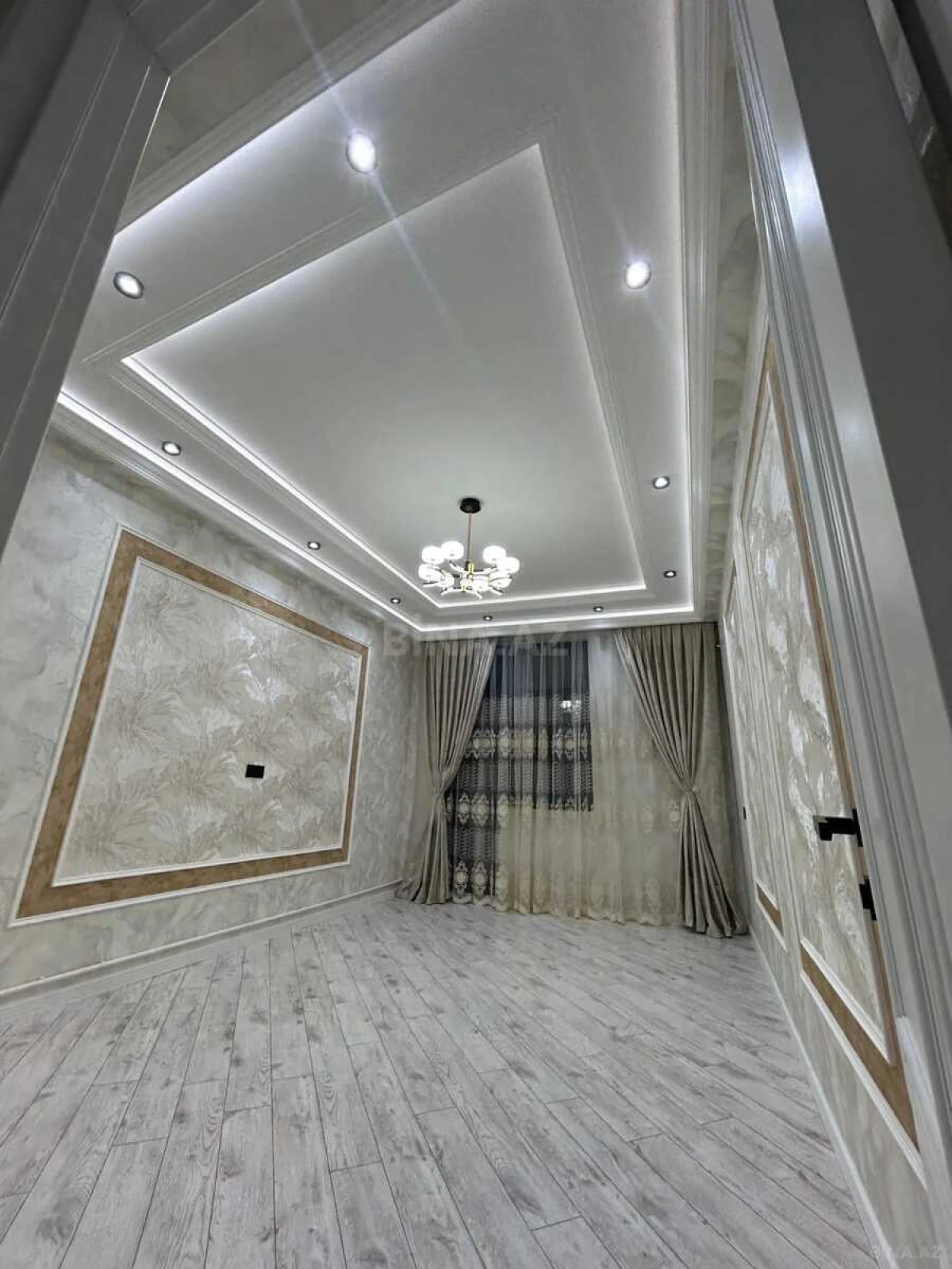 Satılır 2 otaqlı mənzil 75 m²