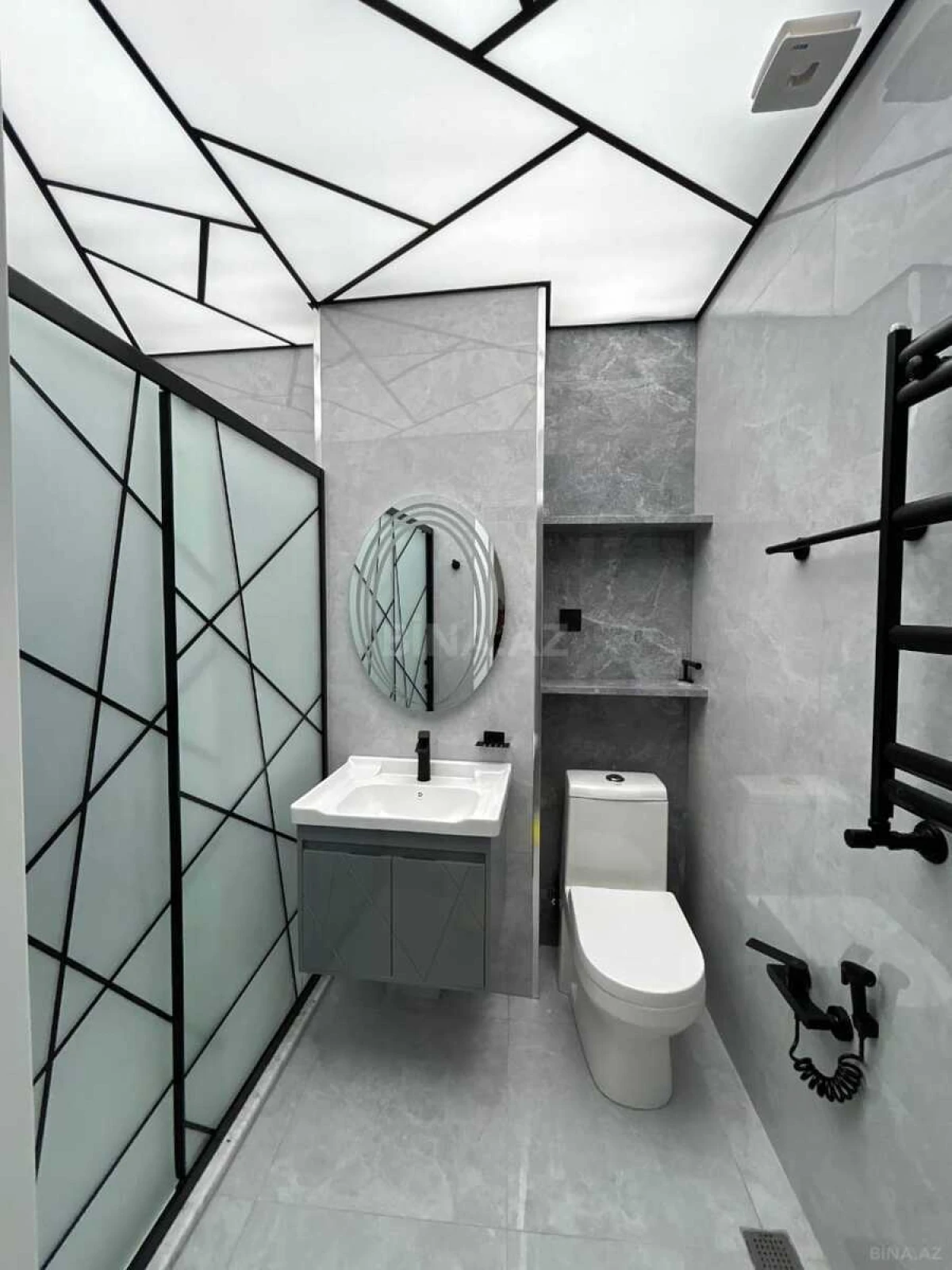 Satılır 2 otaqlı mənzil 75 m²