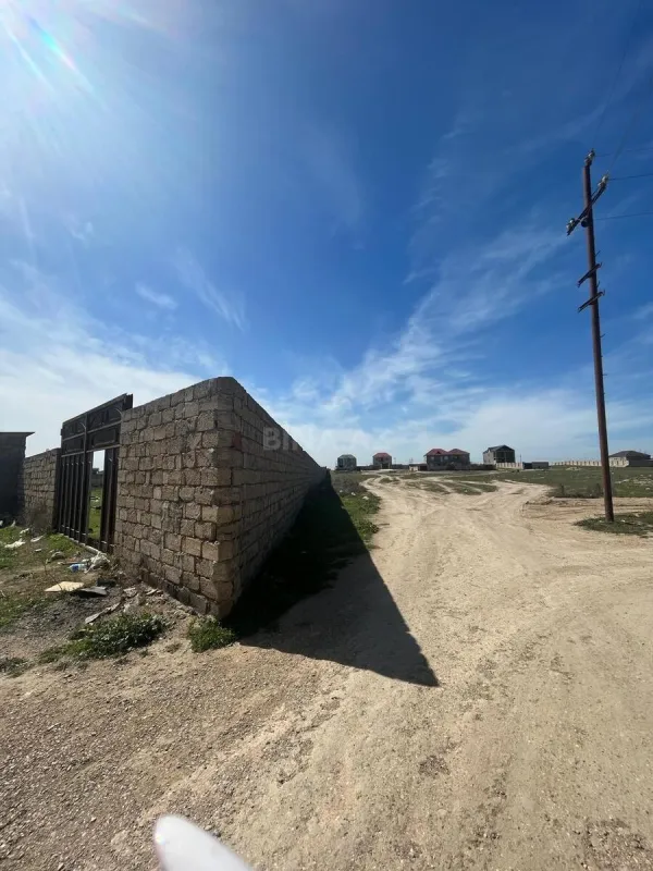 Satılır torpaq sahəsi 200 m²