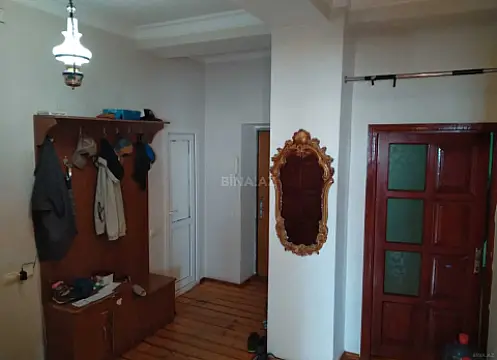 Satılır 4 otaqlı mənzil 135 m²