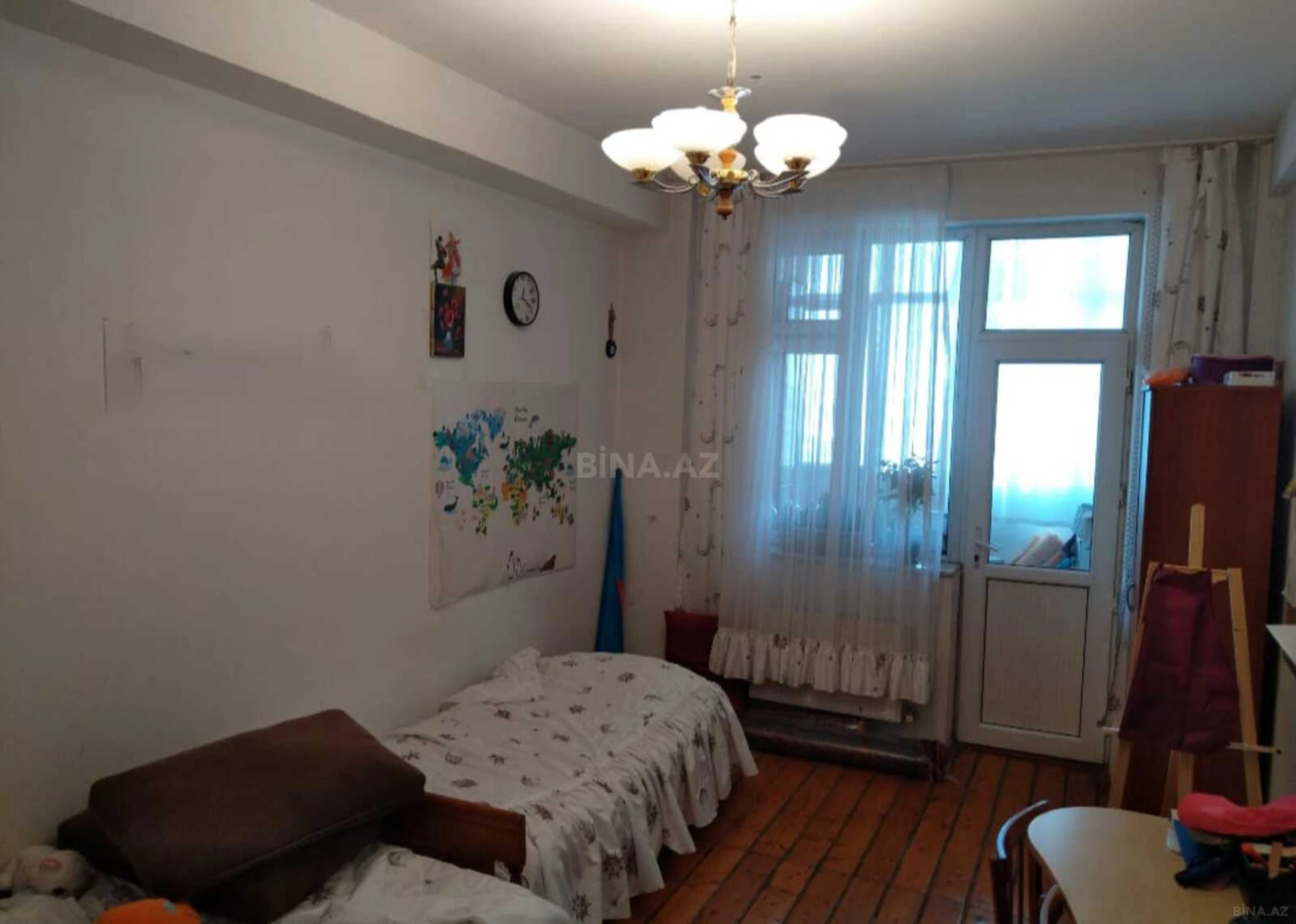 Satılır 4 otaqlı mənzil 135 m²