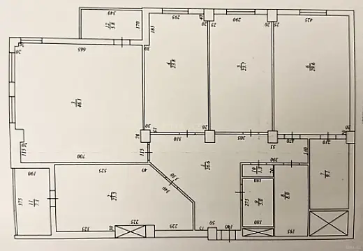 Satılır 4 otaqlı mənzil 217 m²