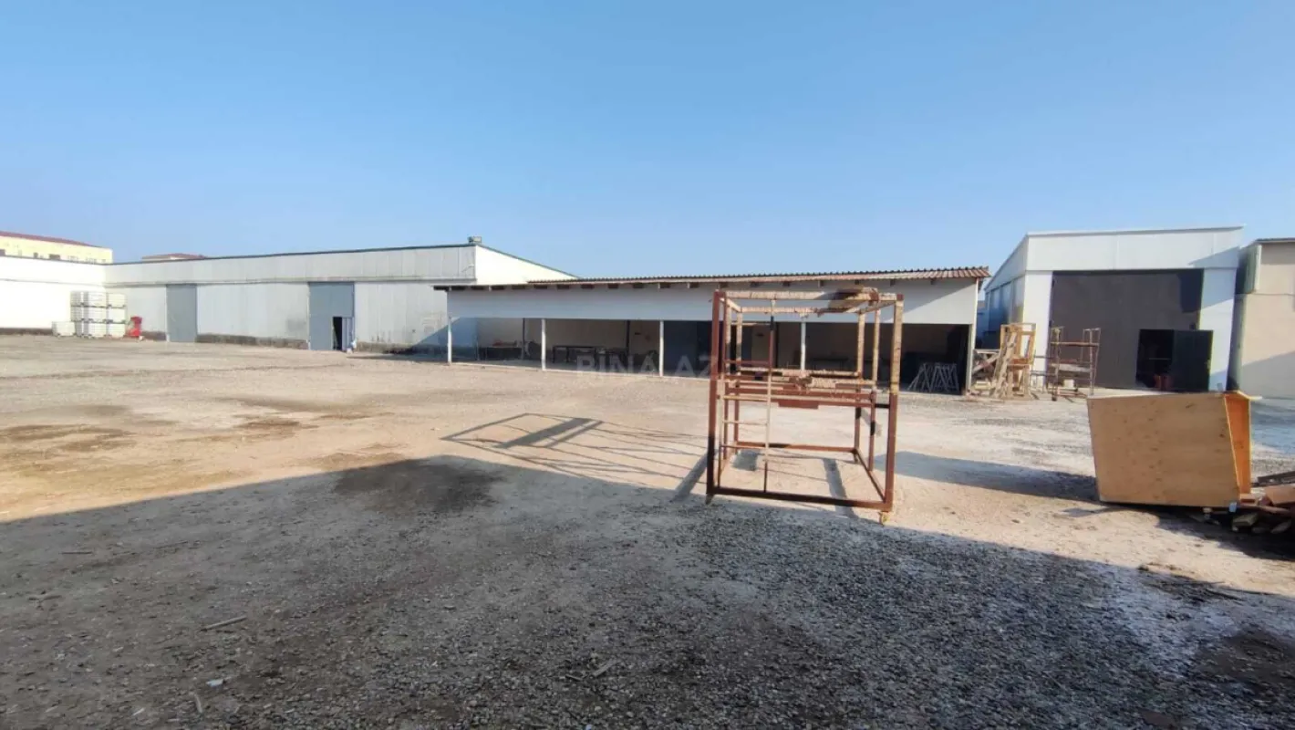 Satılır obyekt 2200 m²