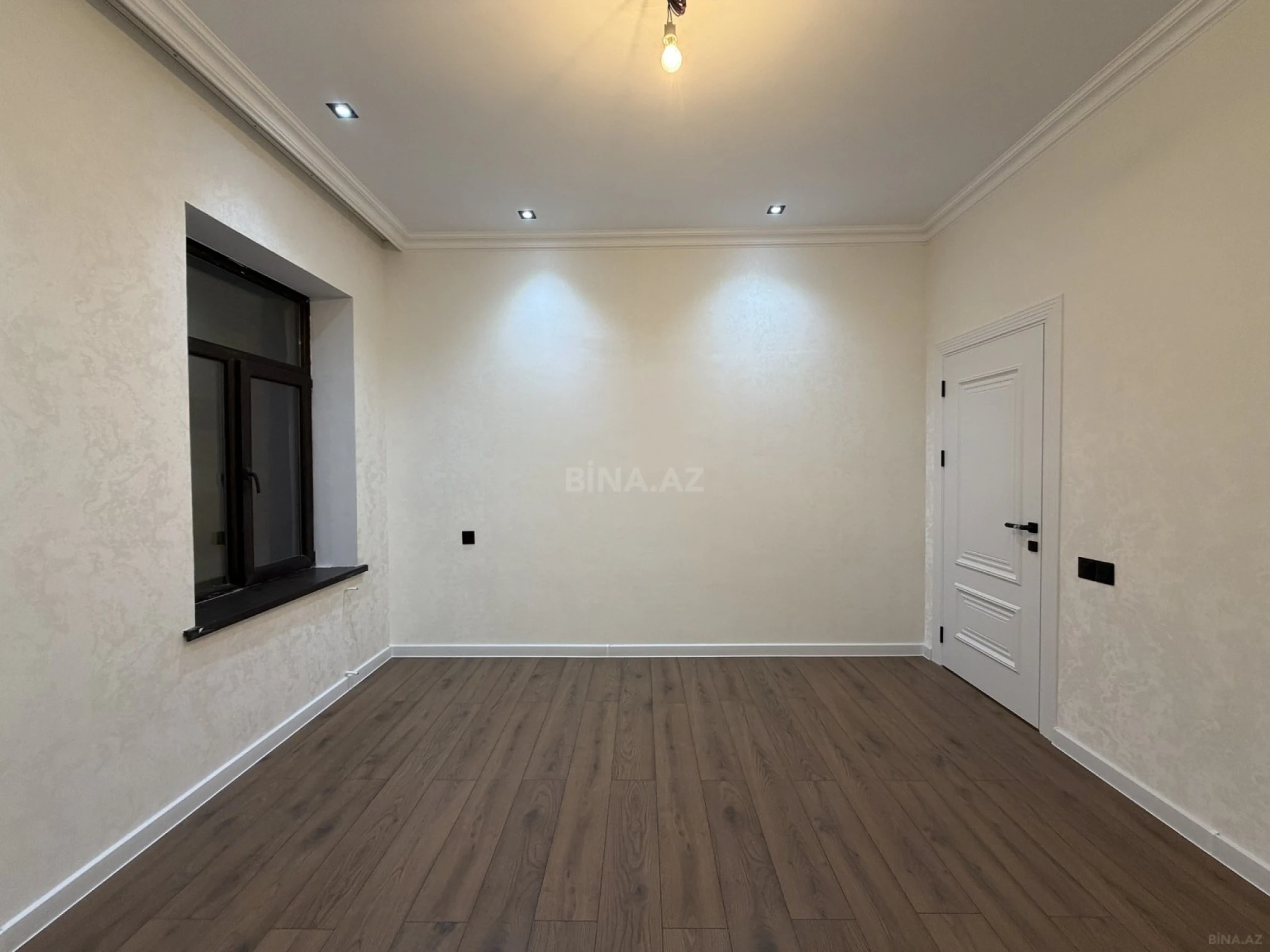 Satılır 5 otaqlı həyət evi 200 m²