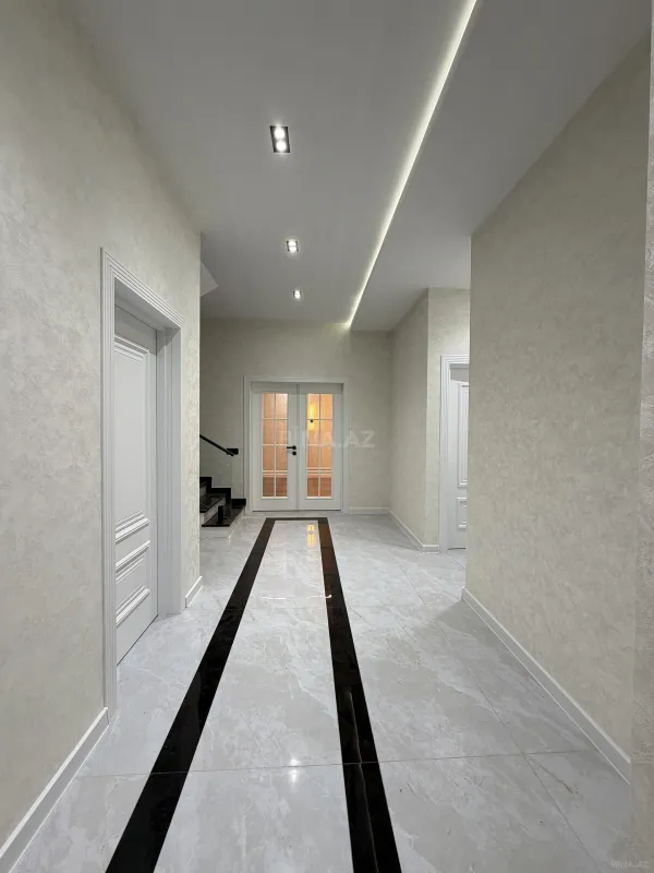 Satılır 5 otaqlı həyət evi 200 m²