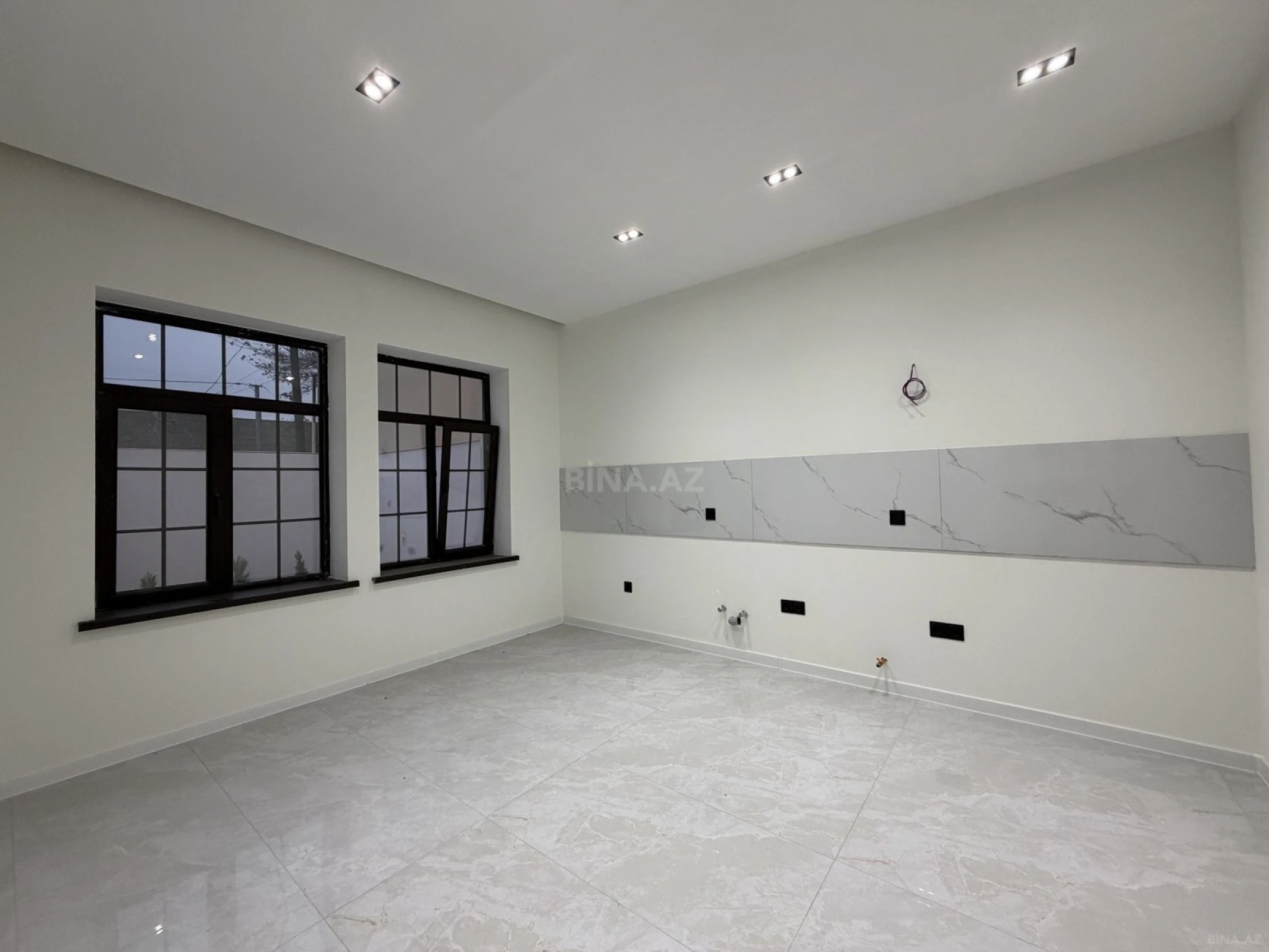 Satılır 5 otaqlı həyət evi 200 m²