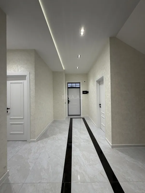 Satılır 5 otaqlı həyət evi 200 m²