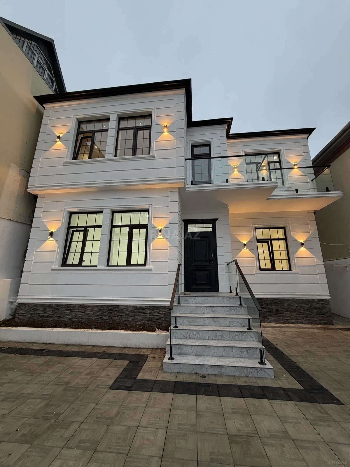 Satılır 5 otaqlı həyət evi 200 m²