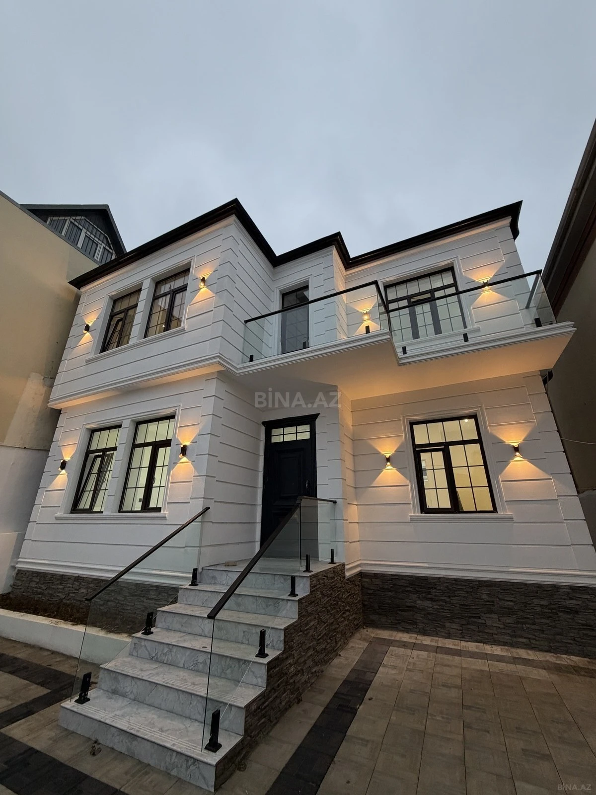 Satılır 5 otaqlı həyət evi 200 m²