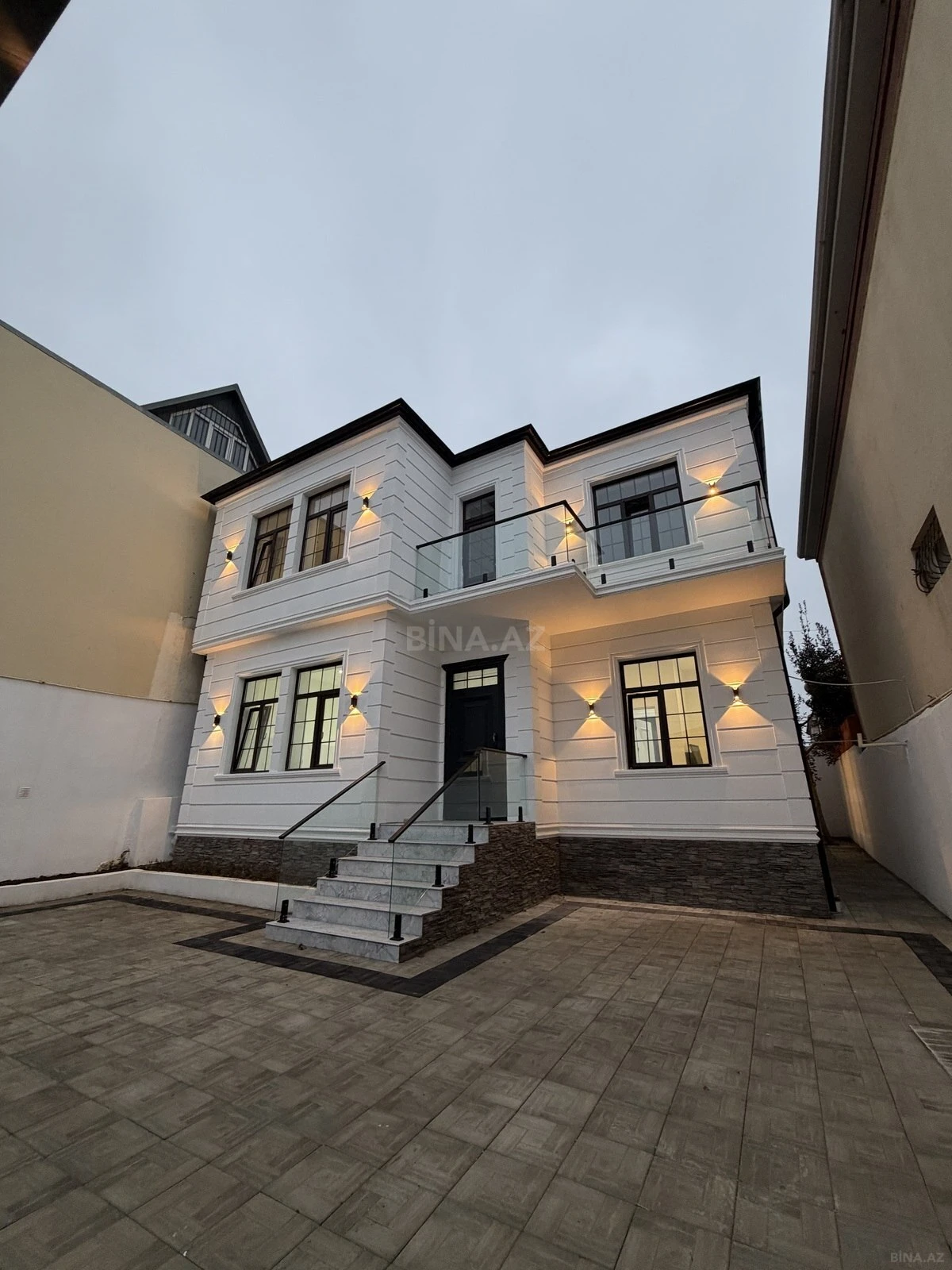 Satılır 5 otaqlı həyət evi 200 m²