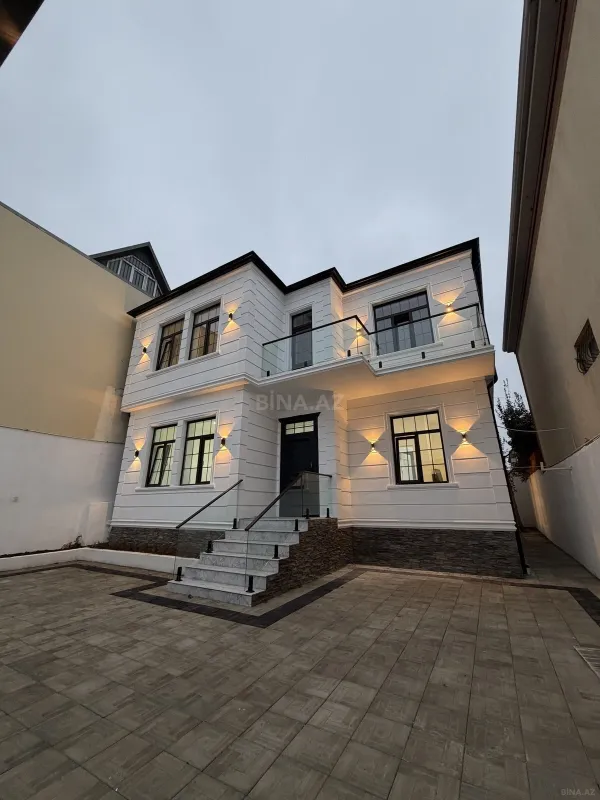 Satılır 5 otaqlı həyət evi 200 m²