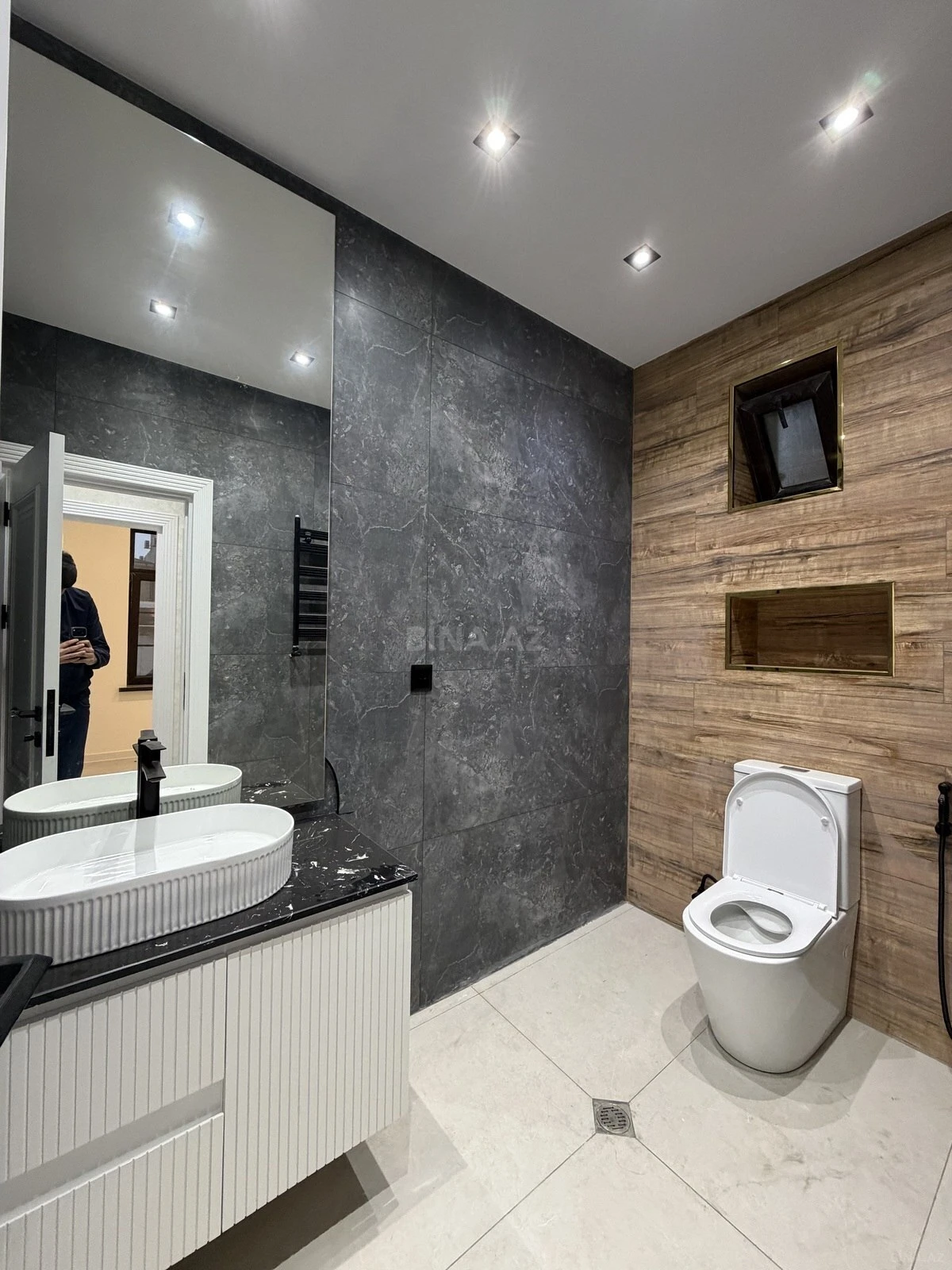 Satılır 5 otaqlı həyət evi 200 m²