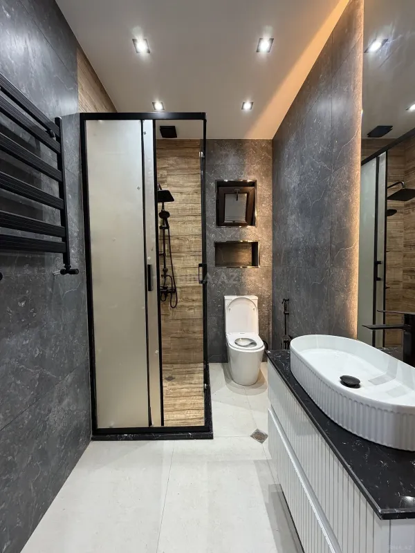 Satılır 5 otaqlı həyət evi 200 m²