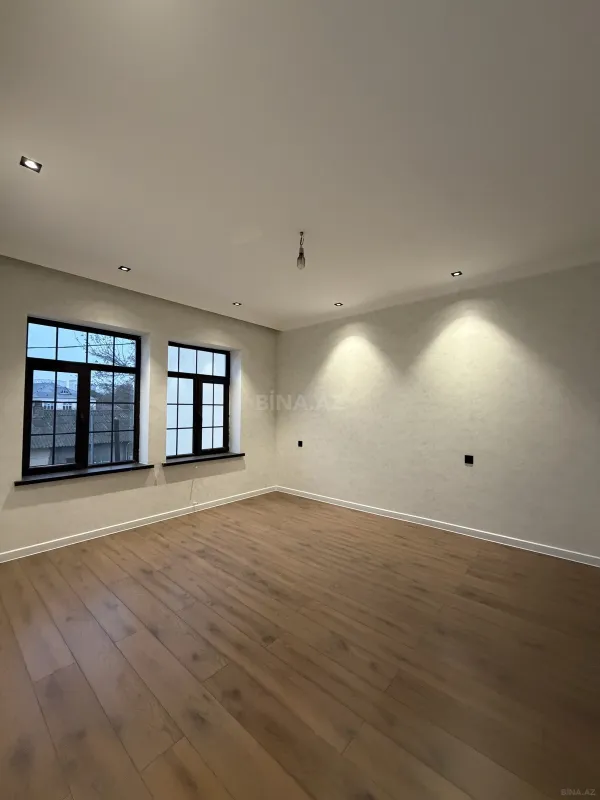 Satılır 5 otaqlı həyət evi 200 m²