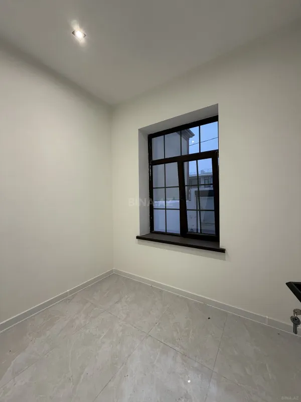 Satılır 5 otaqlı həyət evi 200 m²