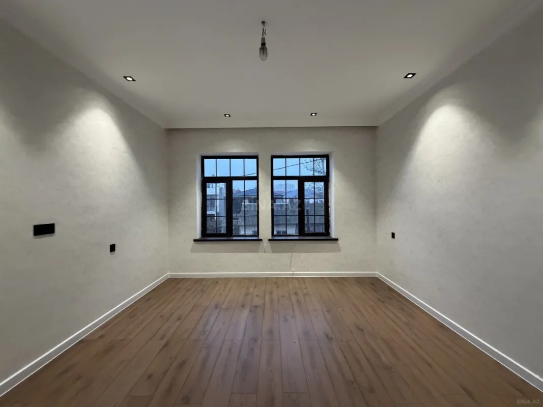 Satılır 5 otaqlı həyət evi 200 m²