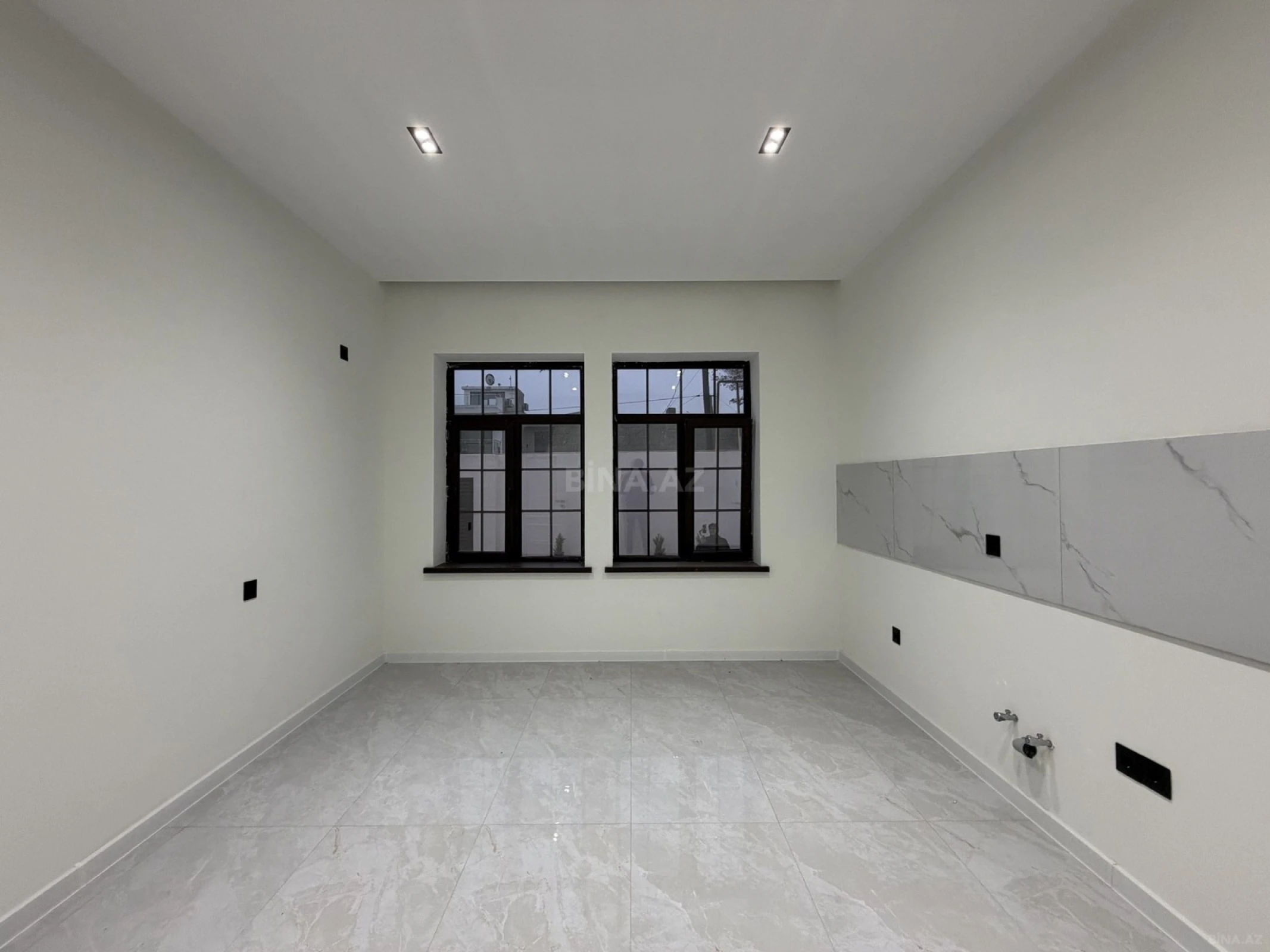 Satılır 5 otaqlı həyət evi 200 m²
