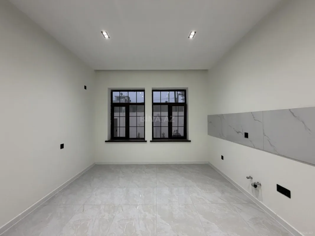Satılır 5 otaqlı həyət evi 200 m²