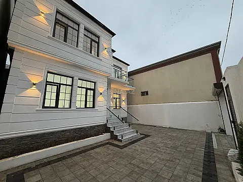 Satılır 5 otaqlı həyət evi 200 m²