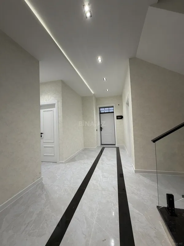 Satılır 5 otaqlı həyət evi 200 m²