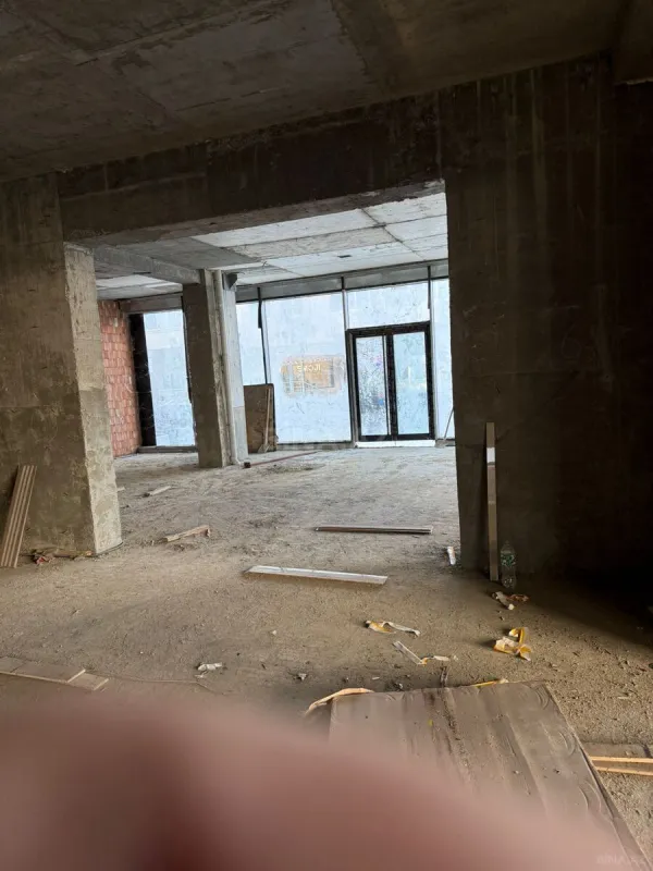 Satılır obyekt 327 m²