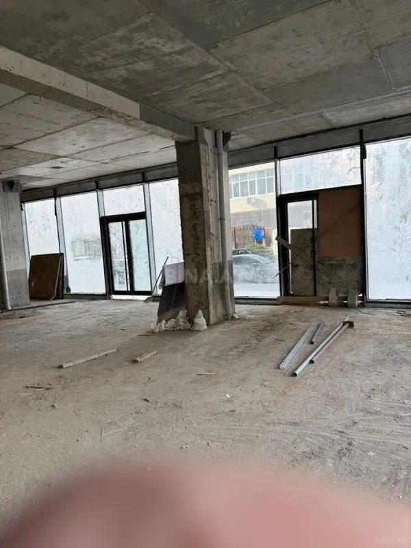 Satılır obyekt 327 m²