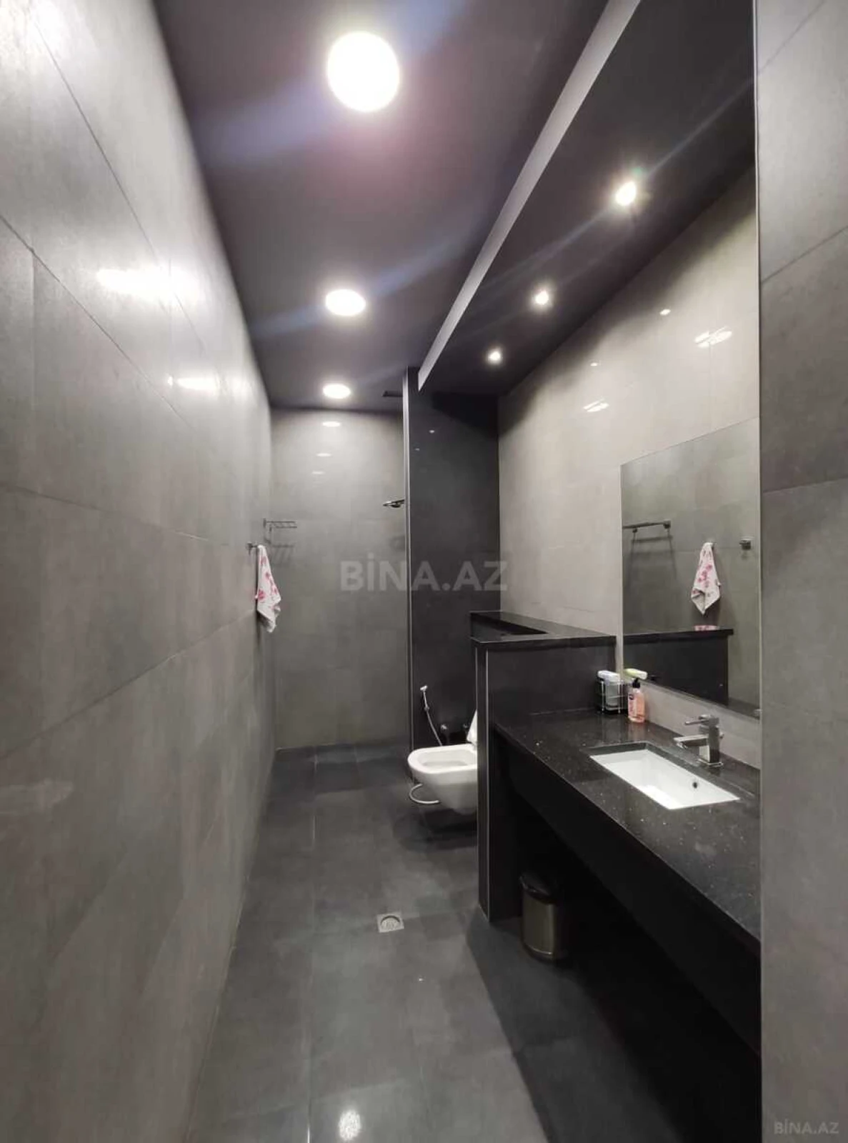 Kirayə verilir 5 otaqlı ofis 200 m²