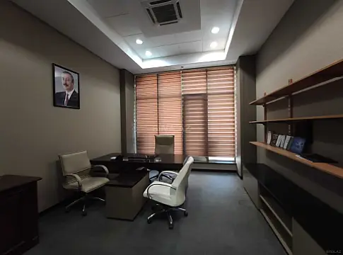 Kirayə verilir 5 otaqlı ofis 200 m²