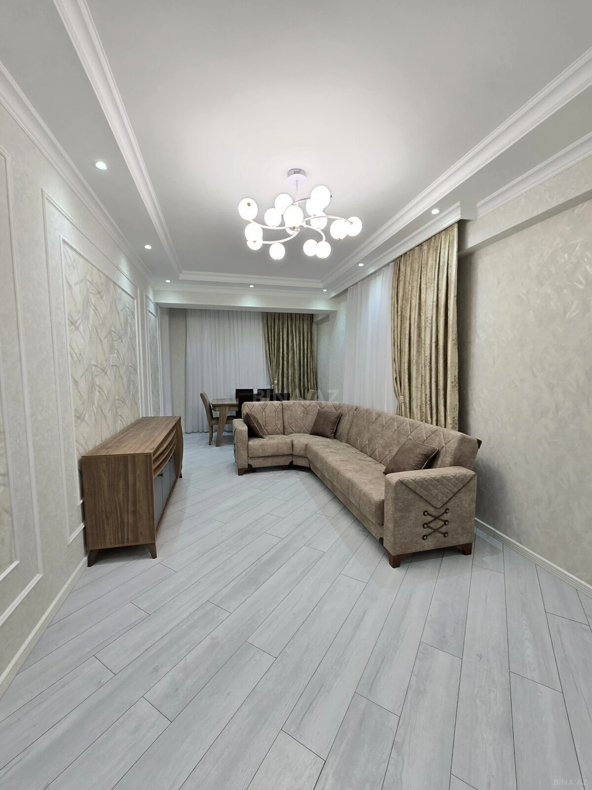 Kirayə verilir 2 otaqlı mənzil 90 m²