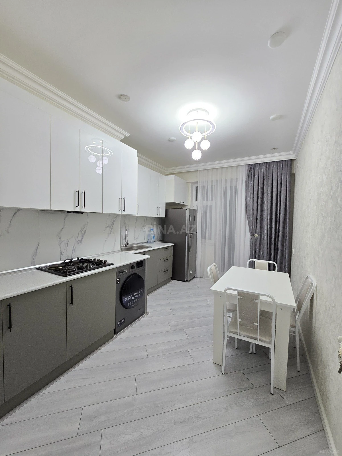 Kirayə verilir 2 otaqlı mənzil 90 m²