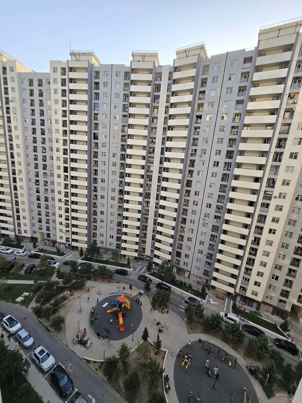 Kirayə verilir 2 otaqlı mənzil 90 m²