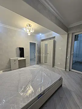 Kirayə verilir 2 otaqlı mənzil 90 m²