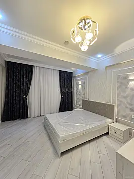 Kirayə verilir 2 otaqlı mənzil 90 m²