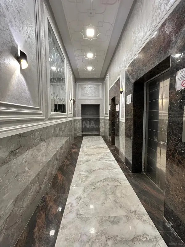 Satılır 4 otaqlı mənzil 205 m²